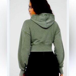 OFFLINE By Aerie Throw-Back Cropped Sweatshirt Sizw XS